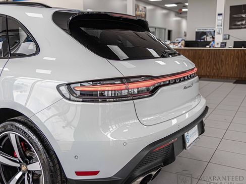 Used 2024 Porsche Macan S AWD/4WD image 15