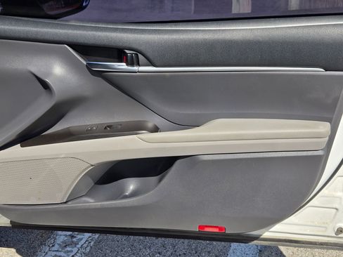 Used 2022 Toyota Camry SE FWD image 28