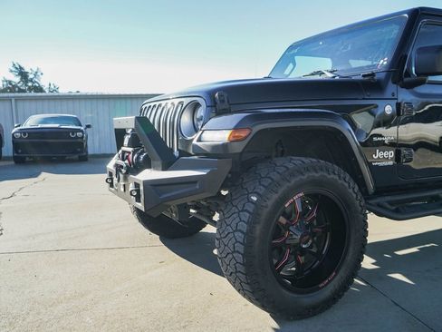 Used 2019 Jeep Wrangler Unlimited Sahara image 27