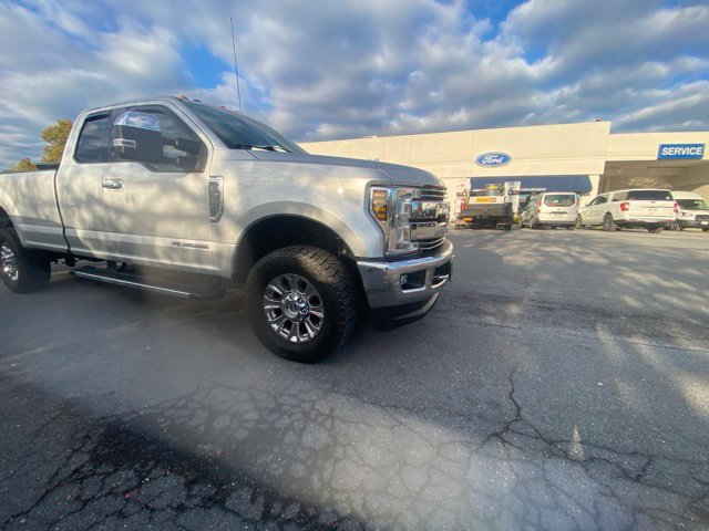 Used 2018 Ford F350 Lariat w/ Chrome Package AWD/4WD image 3