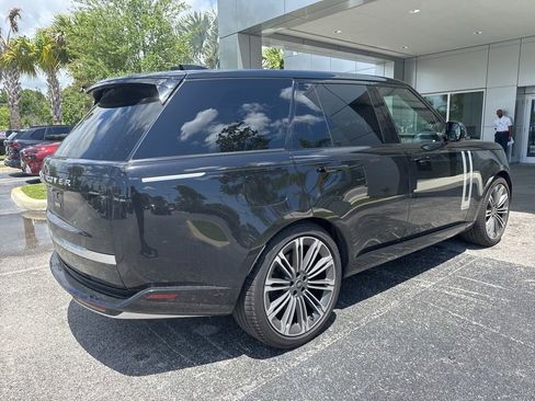Used 2024 Land Rover Range Rover Autobiography AWD/4WD image 3