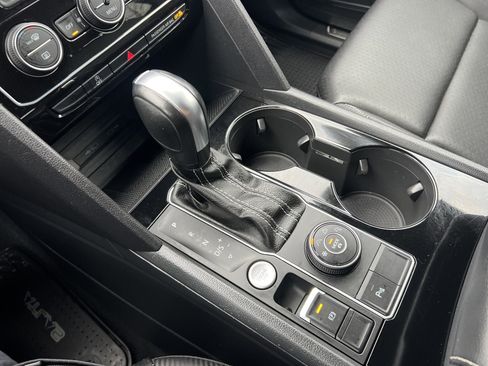 Certified 2023 Volkswagen Atlas Cross Sport SEL R-Line image 25