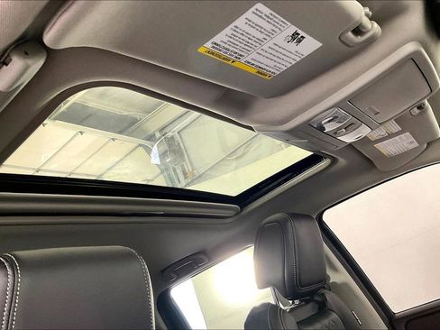 Certified 2024 Nissan Frontier SL w/ Technology Package RWD image 23