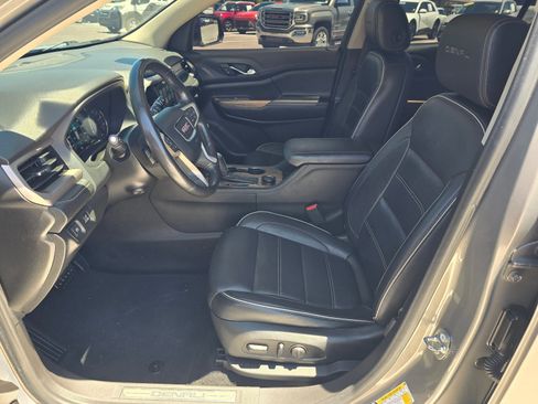 Used 2019 GMC Acadia Denali w/ Technology Package FWD image 12