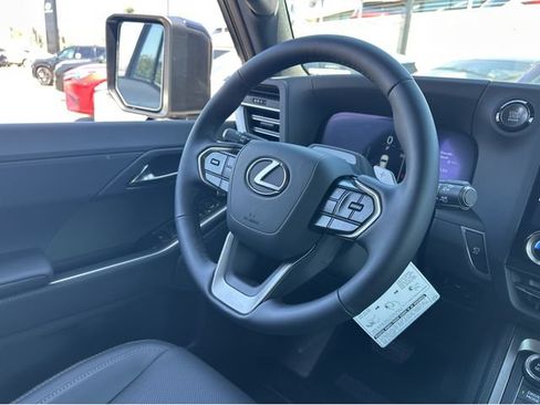 New 2026 Lexus GX 550 AWD/4WD image 12