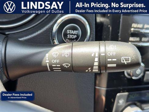 Used 2017 Nissan Rogue SV AWD/4WD image 23