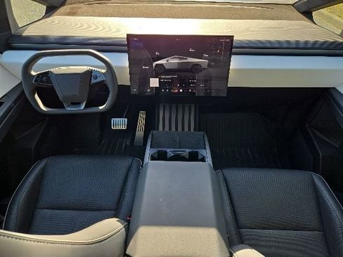 Used 2024 Tesla Cybertruck AWD Crew Cab image 11