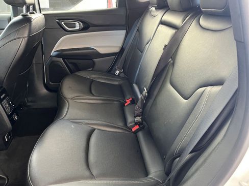 Used 2025 Jeep Compass Limited image 27