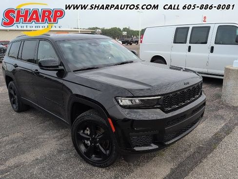 Used 2023 Jeep Grand Cherokee L Laredo AWD/4WD image 1