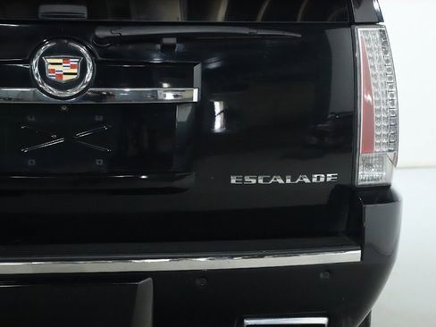 Used 2014 Cadillac Escalade Premium image 43
