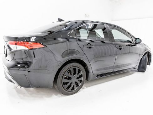 Used 2020 Toyota Corolla LE FWD image 9