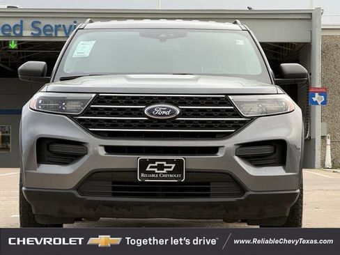 Used 2022 Ford Explorer XLT w/ Class IV Trailer Tow Package image 3