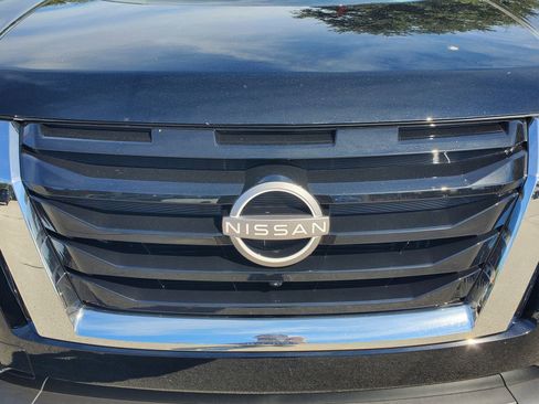 New 2025 Nissan Pathfinder Platinum image 13