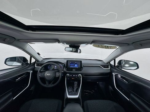 Used 2021 Toyota RAV4 XLE w/ Convenience Package image 35