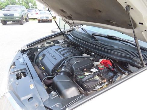 Used 2010 Lincoln MKT 2WD image 30