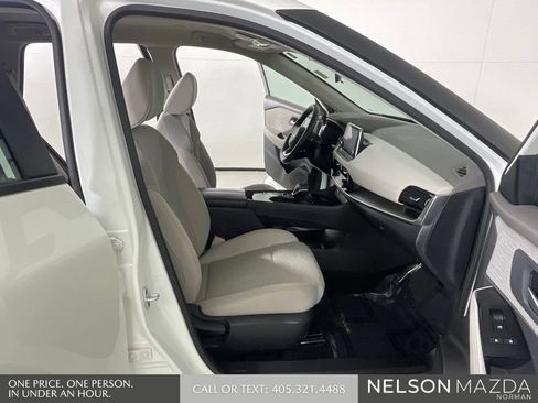 Used 2022 Nissan Rogue SV FWD image 14