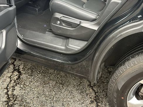 Used 2025 Honda Pilot EX-L image 32