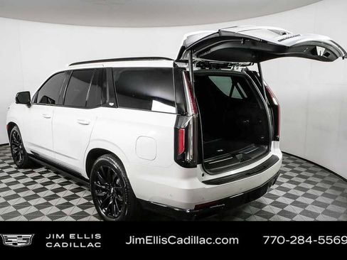 Used 2024 Cadillac Escalade Sport w/ LPO, ONYX Package image 38