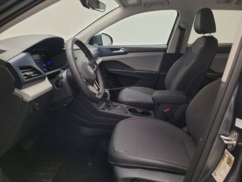 Used 2023 Volkswagen Taos SE w/ Panoramic Sunroof Package FWD image 17