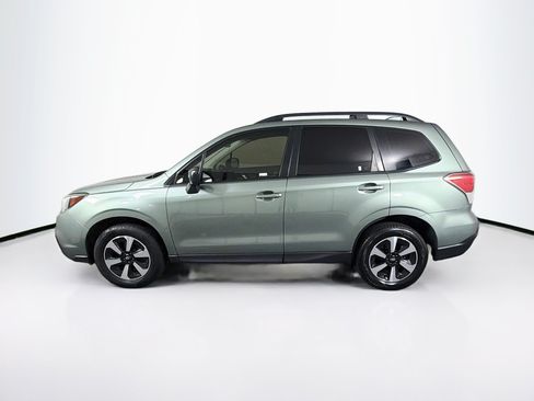 Used 2017 Subaru Forester 2.5i w/ Alloy Wheel Package AWD/4WD image 4