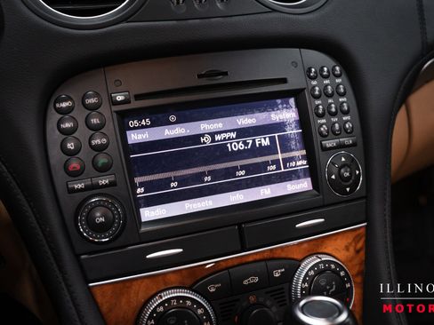 Used 2011 Mercedes-Benz SL 550 image 23