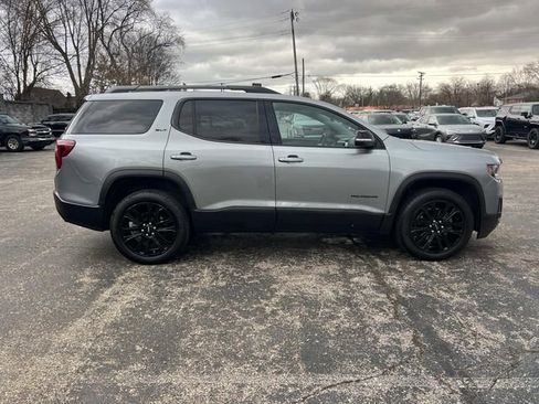 Used 2023 GMC Acadia SLT w/ Elevation Edition image 6