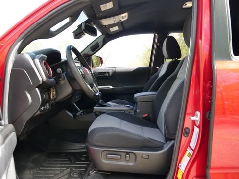 Used 2023 Toyota Tacoma TRD Sport AWD/4WD image 23
