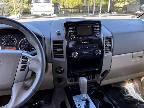 Used 2014 Nissan Titan SV w/ SV Premium Utility Package AWD/4WD image 6