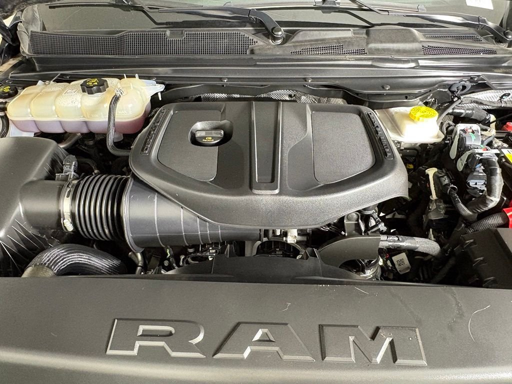 Used 2025 RAM 1500 Big Horn AWD/4WD image 42