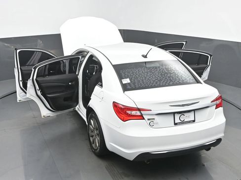 Used 2014 Chrysler 200 Touring image 62