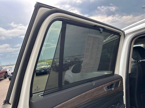 Certified 2024 Volkswagen Atlas SEL AWD/4WD image 31