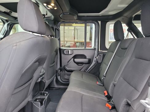 Used 2022 Jeep Wrangler Unlimited Sport image 11