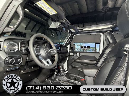Used 2024 Jeep Wrangler Unlimited Sahara AWD/4WD image 19