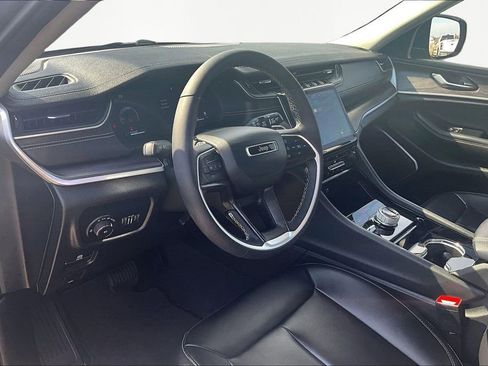 Used 2023 Jeep Grand Cherokee L Limited image 14