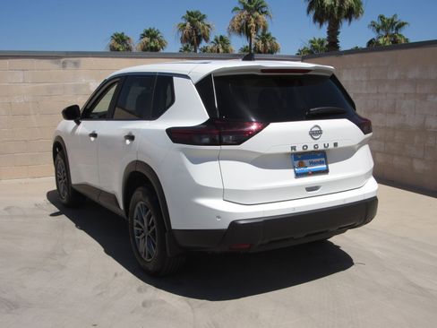 Used 2026 Nissan Rogue S FWD image 6