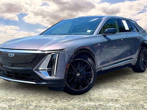 Certified 2025 Cadillac Lyriq Luxury w/ Nappa Leather Package AWD/4WD image 3