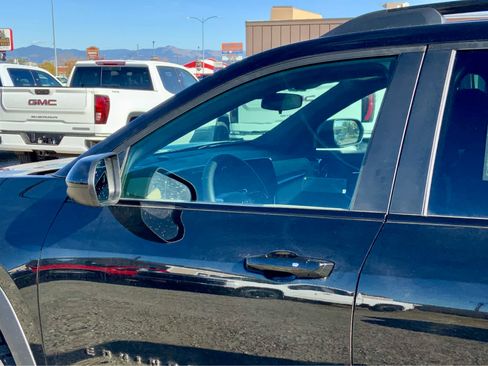 New 2026 Chevrolet Equinox ACTIV image 12