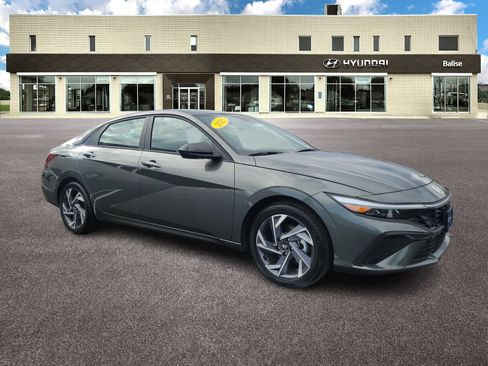 Certified 2025 Hyundai Elantra Sport w/ Cargo Package image 1