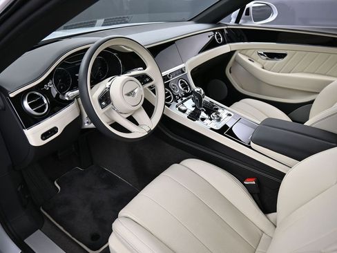 Used 2024 Bentley Continental GT image 4