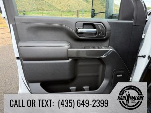 Used 2021 GMC Sierra 2500 AT4 w/ AT4 Premium Plus Package AWD/4WD image 15