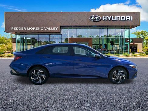 New 2025 Hyundai Elantra SEL image 7