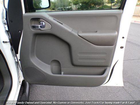 Used 2018 Nissan Frontier SV RWD image 27