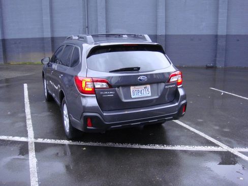 Used 2018 Subaru Outback 2.5i AWD/4WD image 7