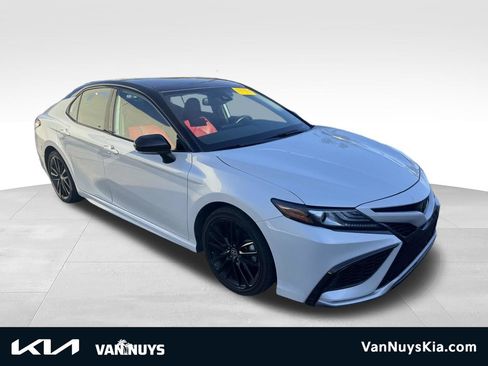 Used 2022 Toyota Camry XSE FWD image 1