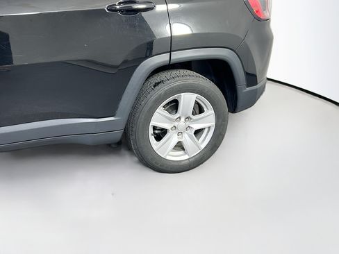 Used 2022 Jeep Compass Latitude w/ Convenience Group AWD/4WD image 28