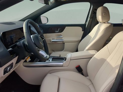 Certified 2025 Mercedes-Benz GLA 250 image 16