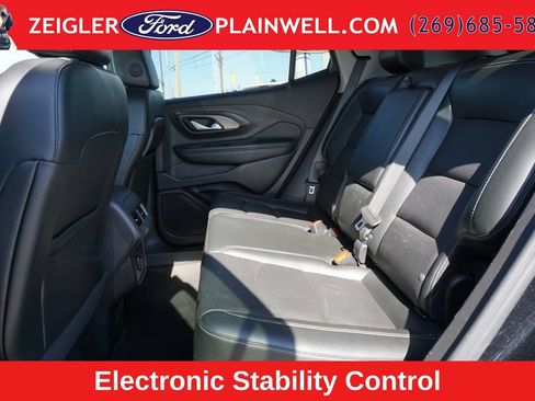 Used 2024 GMC Terrain SLT AWD/4WD image 12