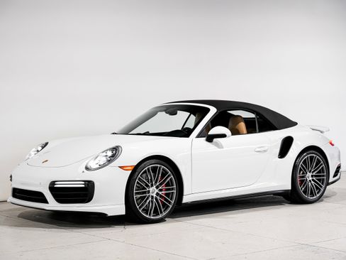 Used 2018 Porsche 911 Turbo image 6