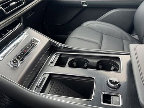 New 2026 Lincoln Aviator AWD w/ Jet Appearance Package image 26
