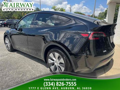 Used 2024 Tesla Model Y Long Range AWD/4WD image 8